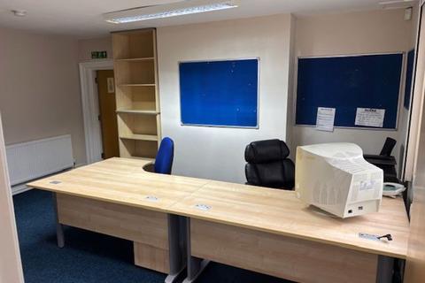 Property to rent, TO LET - 121 Railway Street, Heywood