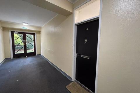 3 bedroom flat to rent, Granville Court, Newcastle Upon Tyne NE2