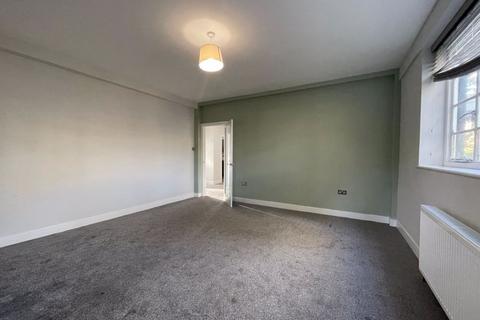 3 bedroom flat to rent, Granville Court, Newcastle Upon Tyne NE2
