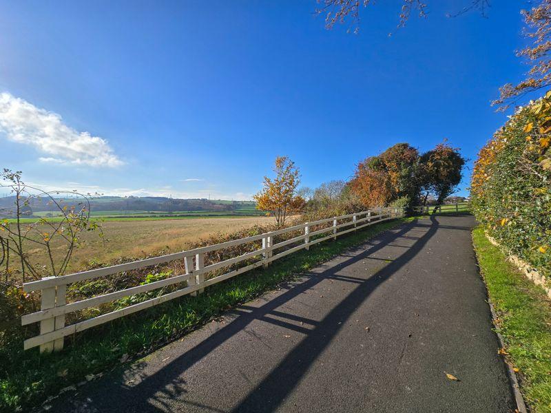 Entrance lane
