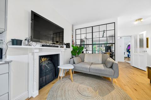 2 bedroom flat for sale, Yonge Park, London N4
