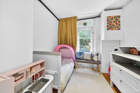 2 bedroom flat for sale, Yonge Park, London N4