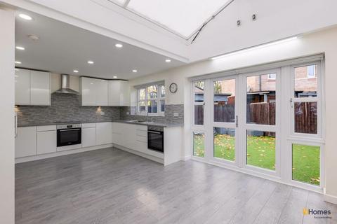4 bedroom semi-detached house for sale, Blyton Lane, Salford