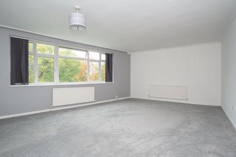 undefined, Station Avenue, Walton-On-Thames