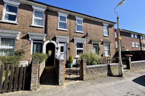 3 bedroom terraced house for sale, Victoria Street, Dunstable