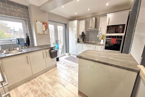 3 bedroom terraced house for sale, Victoria Street, Dunstable
