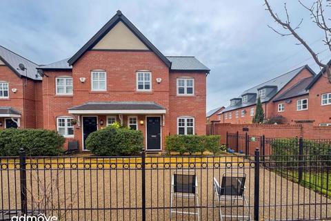 3 bedroom semi-detached house to rent - Baskerville Road, Altrincham
