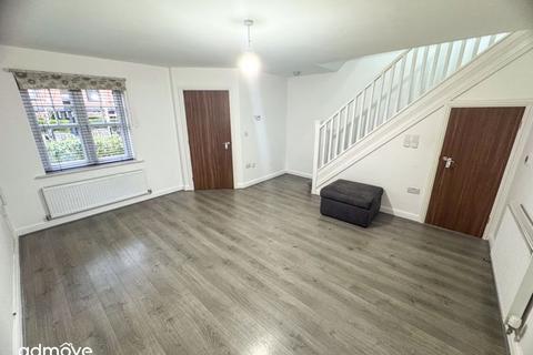 3 bedroom semi-detached house to rent, Baskerville Road, Altrincham