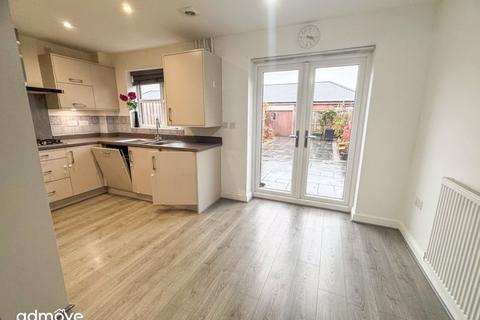 3 bedroom semi-detached house to rent, Baskerville Road, Altrincham