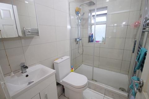 2 bedroom property for sale, Greenway Gardens, Greenford