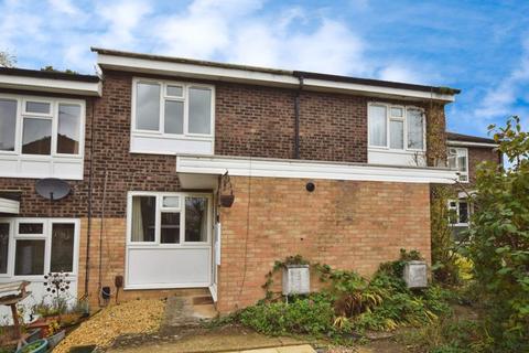 3 bedroom terraced house to rent, Cornwallis Close, Bromham
