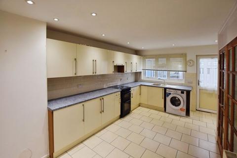 3 bedroom terraced house to rent, Cornwallis Close, Bromham