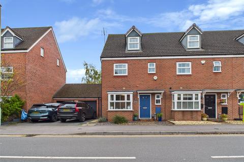 4 bedroom semi-detached house to rent, Thatcham Avenue Kingsway, Quedgeley, Gloucester, Gloucestershire, GL2