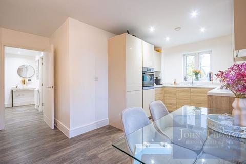 2 bedroom apartment for sale, Periwinkle Gardens IG7