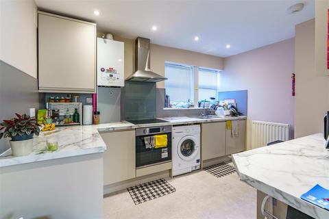 2 bedroom flat to rent, *6th July 2026* Church Road, Gosforth, NE3