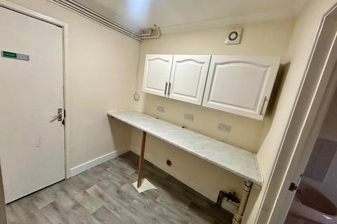 5 bedroom semi-detached house to rent, Luddesdown Road, Toothill