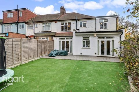4 bedroom end of terrace house for sale, Studley Drive, Ilford