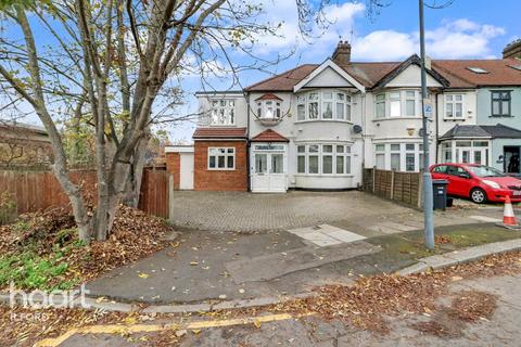 4 bedroom end of terrace house for sale, Studley Drive, Ilford