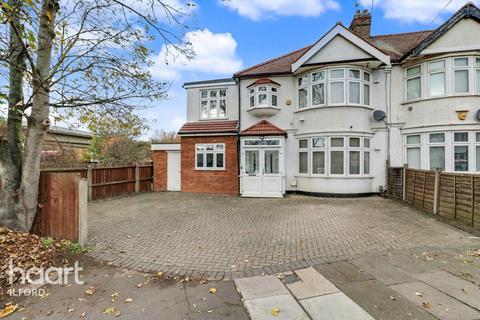 4 bedroom end of terrace house for sale, Studley Drive, Ilford