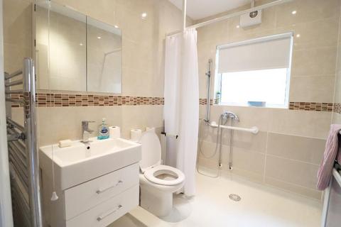 3 bedroom apartment for sale, Edgware HA8