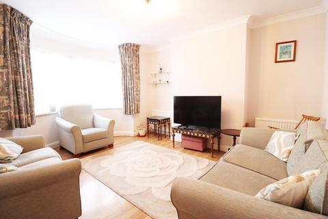 3 bedroom flat for sale, Edgware HA8