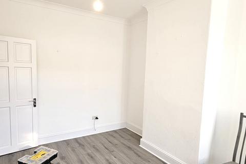 undefined, Victoria Road, Southall, UB2