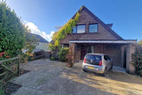 3 bedroom detached house for sale, Hilbre Road, St Helens, Isle of Wight, PO33 1TJ