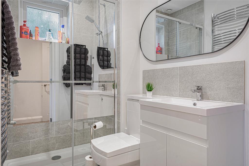 En suite shower room