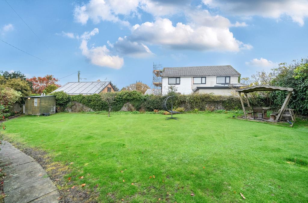 1369615-2-6908cfe...