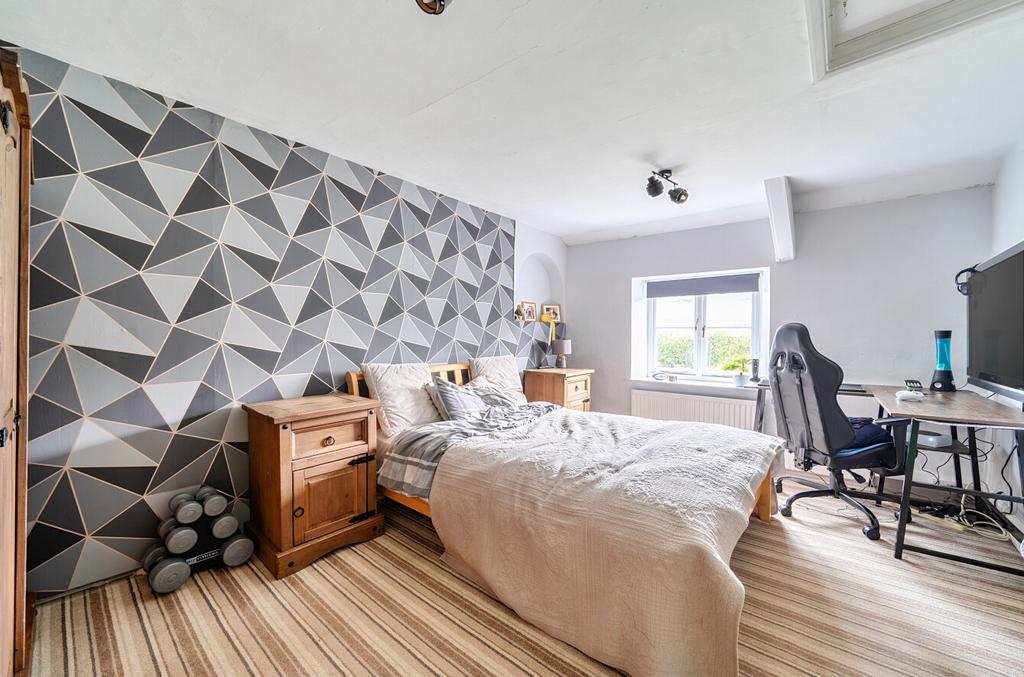 1369615-9-6908d38...