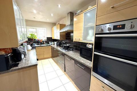 undefined, Biscot, Luton LU3
