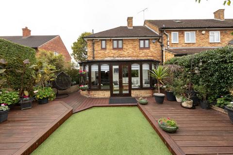 3 bedroom end of terrace house for sale, Colson Road, Loughton, IG10