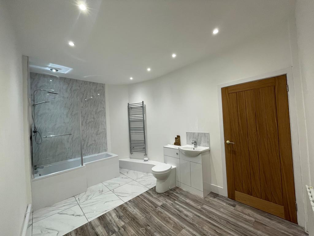 Bathroom Family Porthcawl CF36