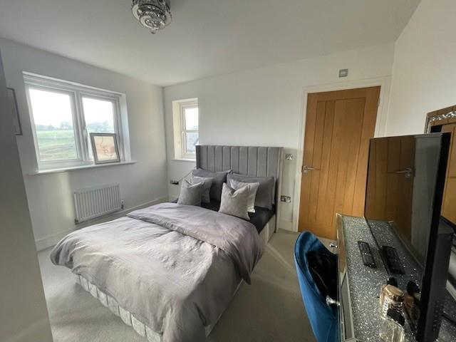 Bedroom 1.jpg