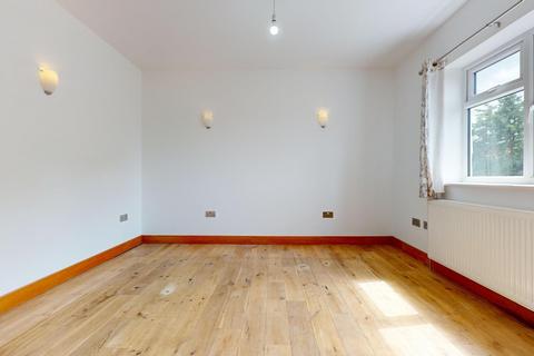2 bedroom apartment to rent, Gunnersbury Avenue, Ealing, London W5
