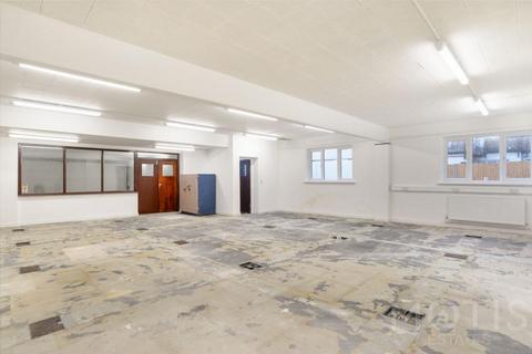 Distribution warehouse to rent, 117-120 Snargate St Dover CT17 9DA