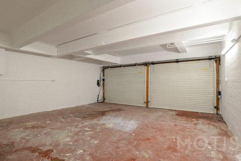 Distribution warehouse to rent, 117-120 Snargate St Dover CT17 9DA