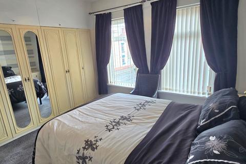 3 bedroom terraced house to rent, Cowley Road, Liverpool