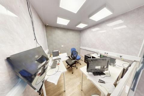 Industrial unit to rent, 25 Laisterdyke Bradford BD4 8AR