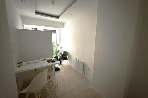 Retail property (high street) to rent, 131 Gilmore Pl Edinburgh EH3 9PP