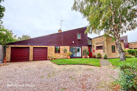 undefined, Manor Close, Daventry NN11
