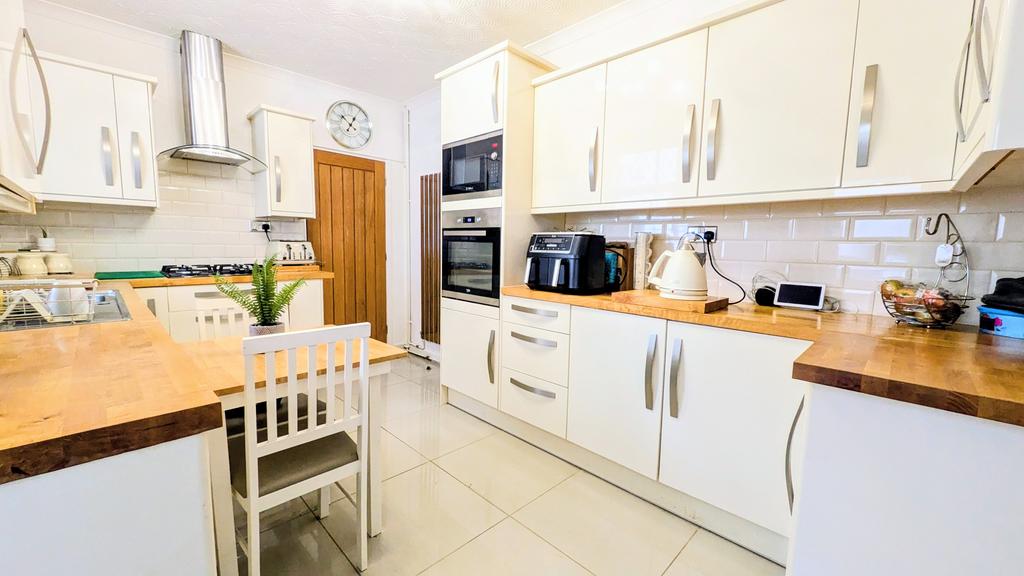 Pxl 20251107 125248327.mp~2