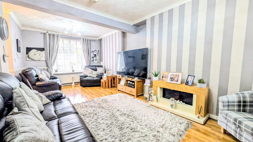 Pxl 20251107 125544446.mp~2