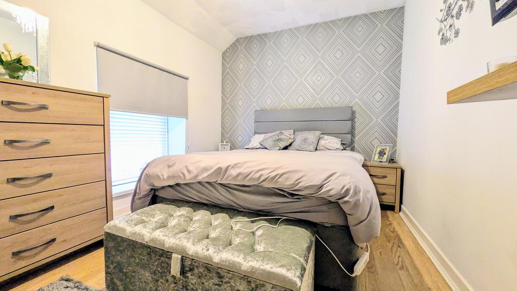 Pxl 20251107 125932542.mp~2