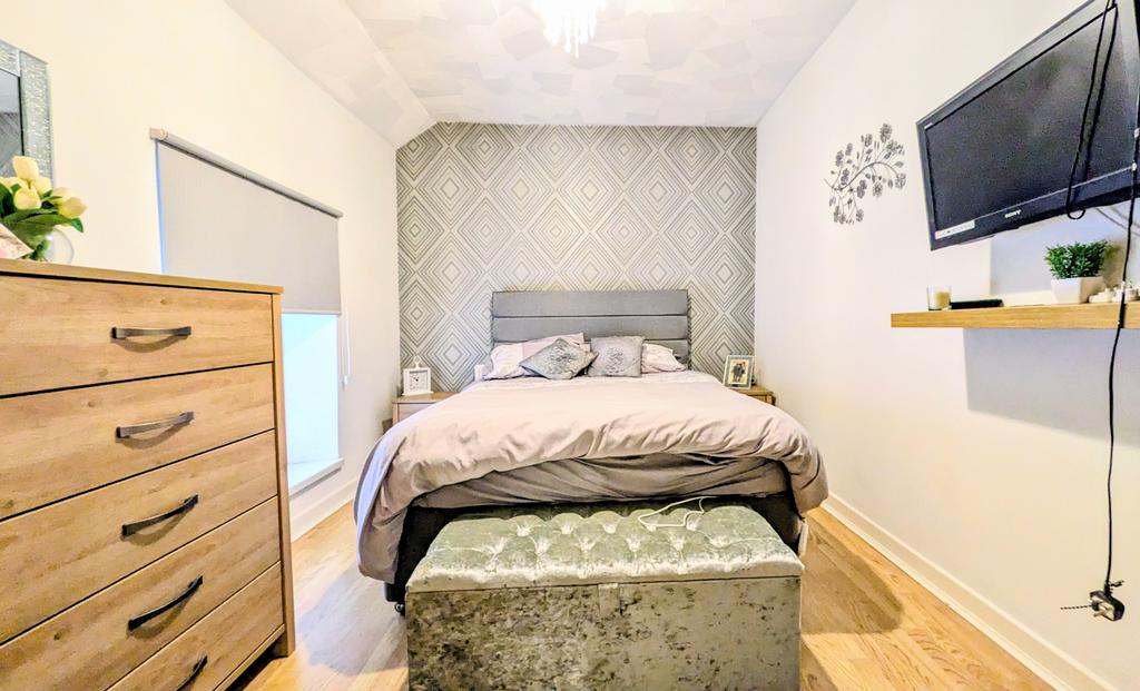 Pxl 20251107 125945086.mp~2