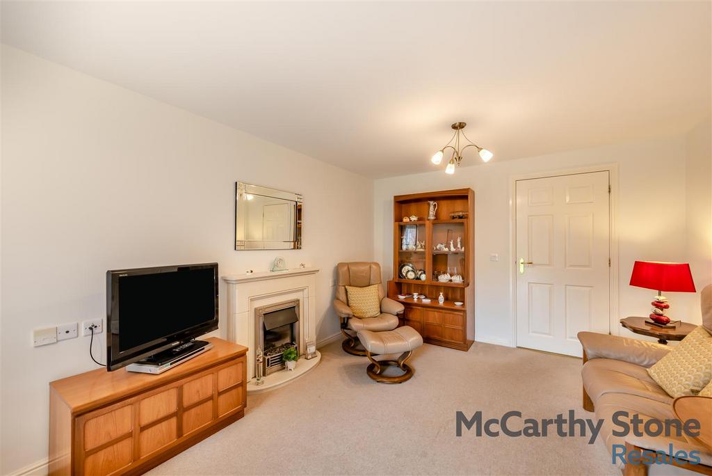 8668895-interior10.jpg