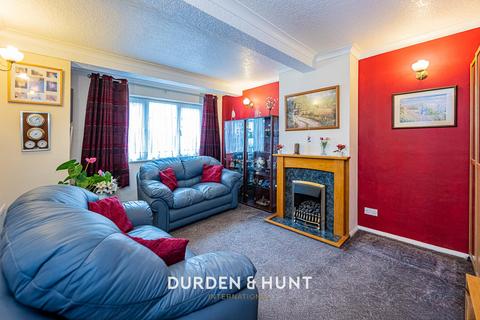 3 bedroom end of terrace house for sale, Carnforth Gardens, Hornchurch, RM12