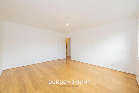 undefined, Kings Avenue, Buckhurst Hill IG9