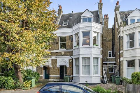 2 bedroom flat for sale, Rydal Road, London, SW16