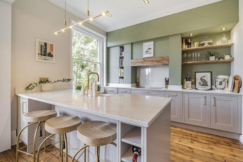 2 bedroom flat for sale, Rydal Road, London, SW16